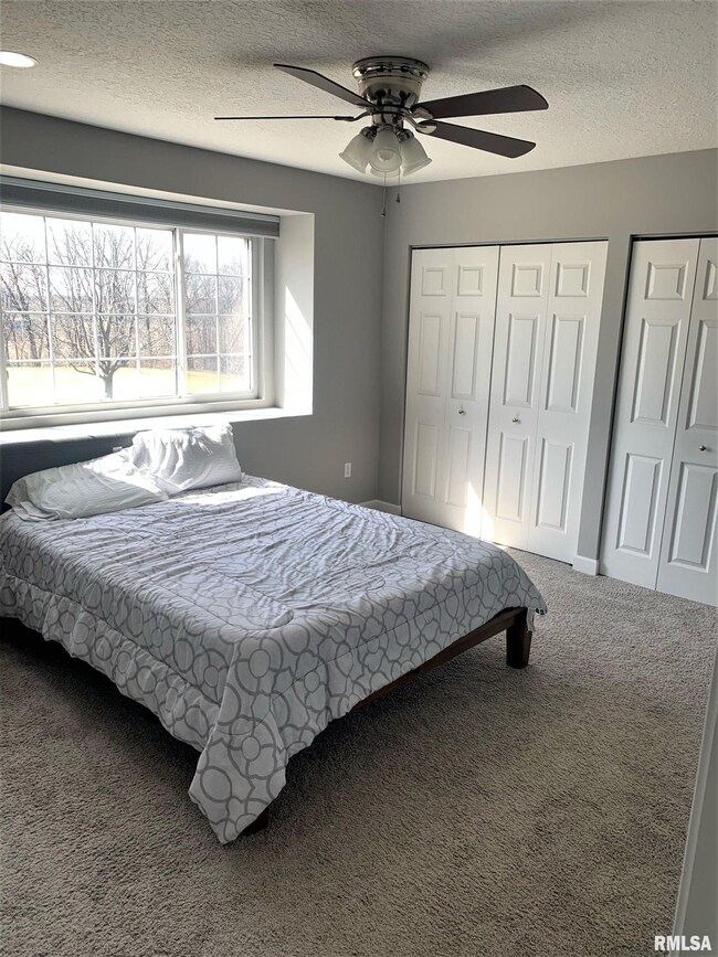 4577 N Thornhill Dr unit 102B, Peoria, IL 61615 - photo 7