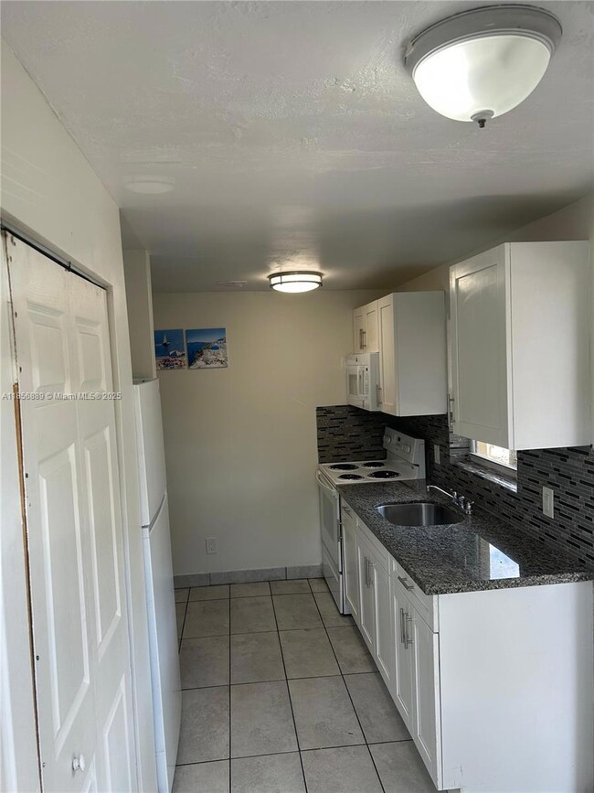 2615 NW 13th Ct unit 1, Fort Lauderdale, FL 33311 - photo 2