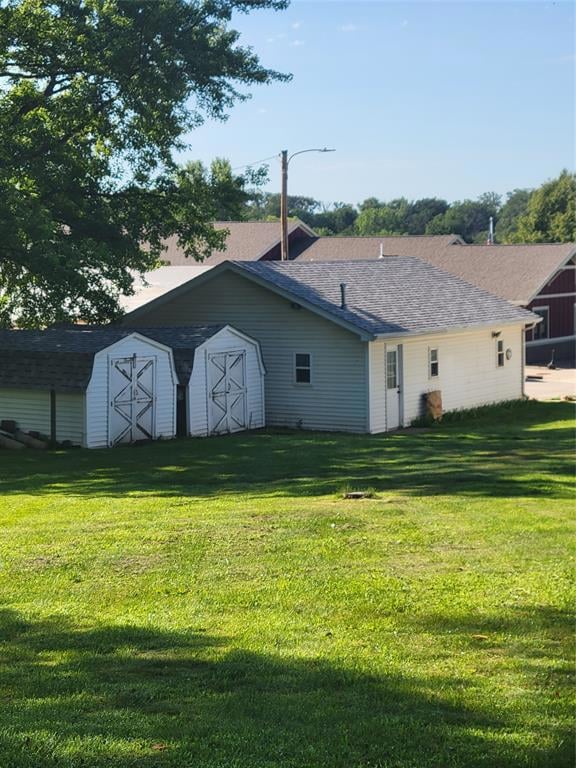 outdoor storage barns