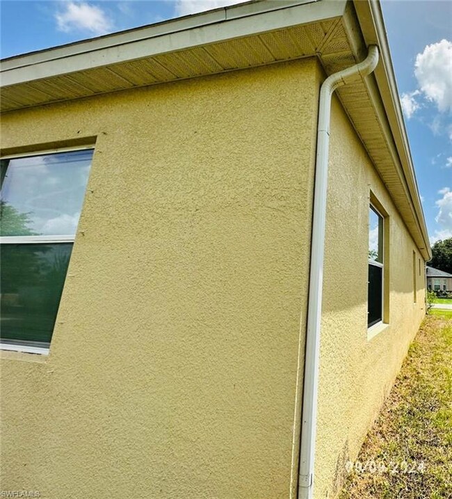 View of side of home