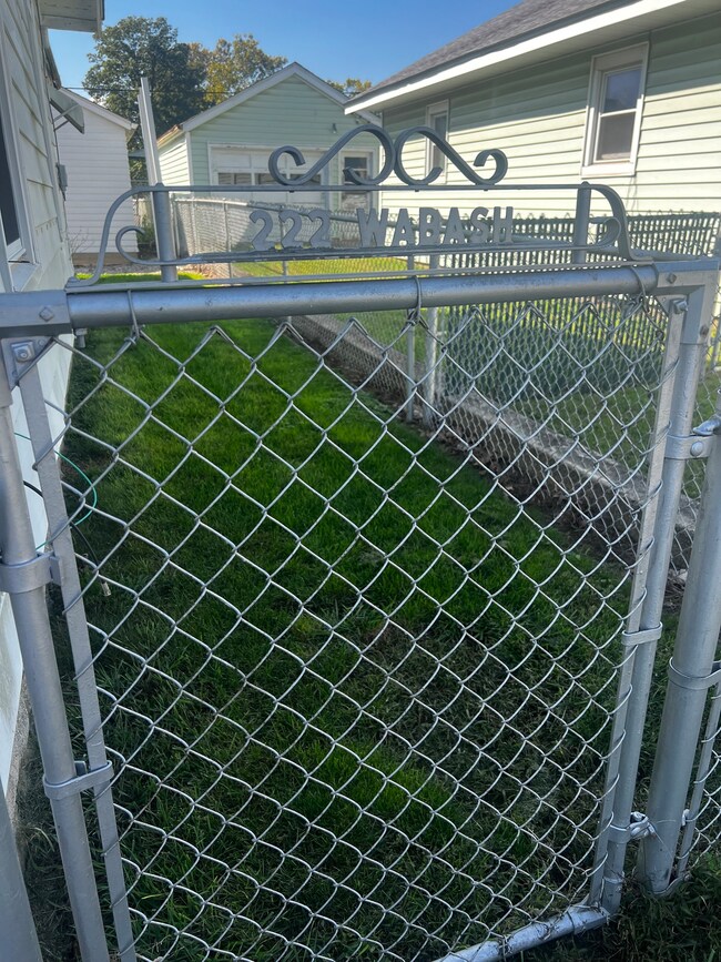 222 Wabash St, Plainfield, IN 46168 - photo 2