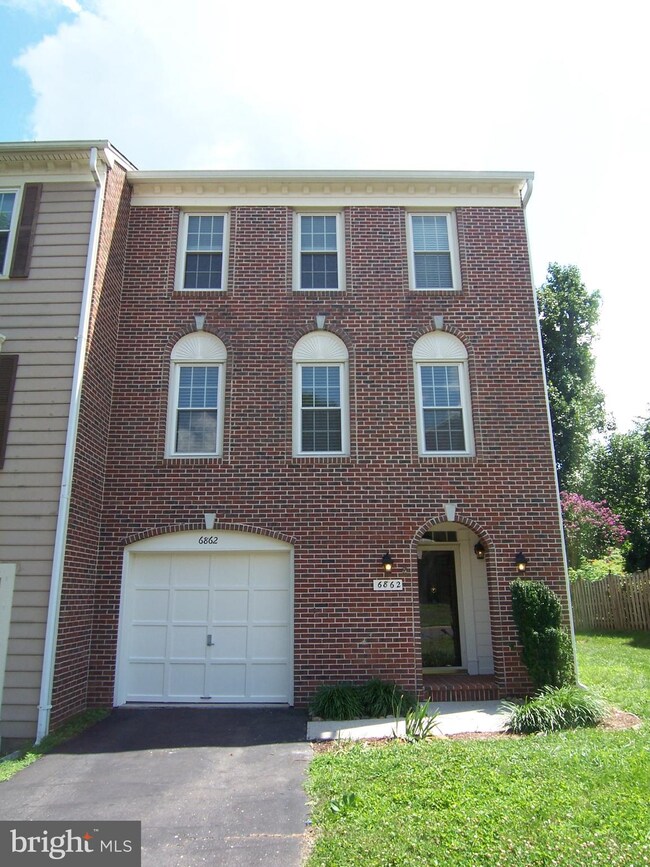 6862 Mclean Province Cir, Falls Church, VA 22043 - photo 2