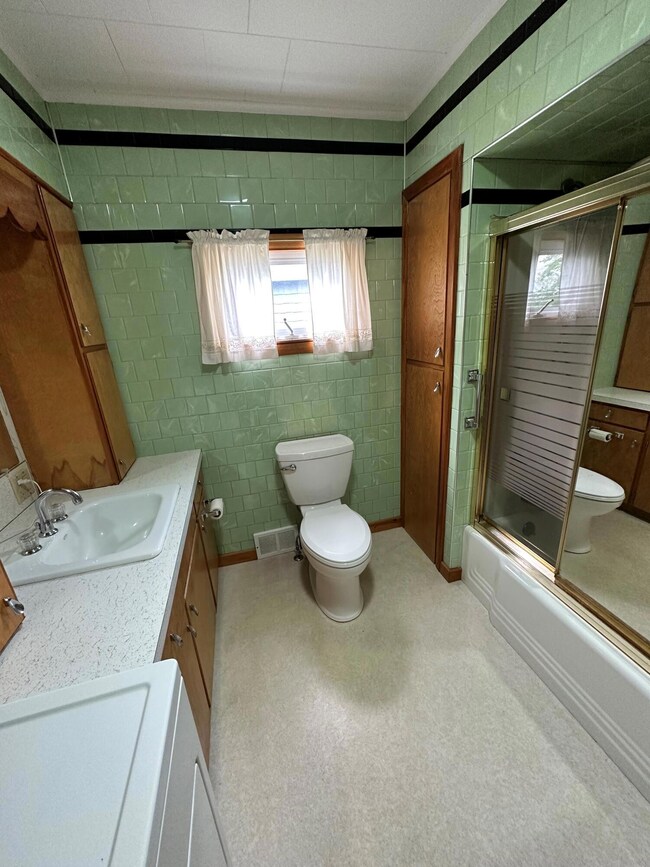Main Bath_Full