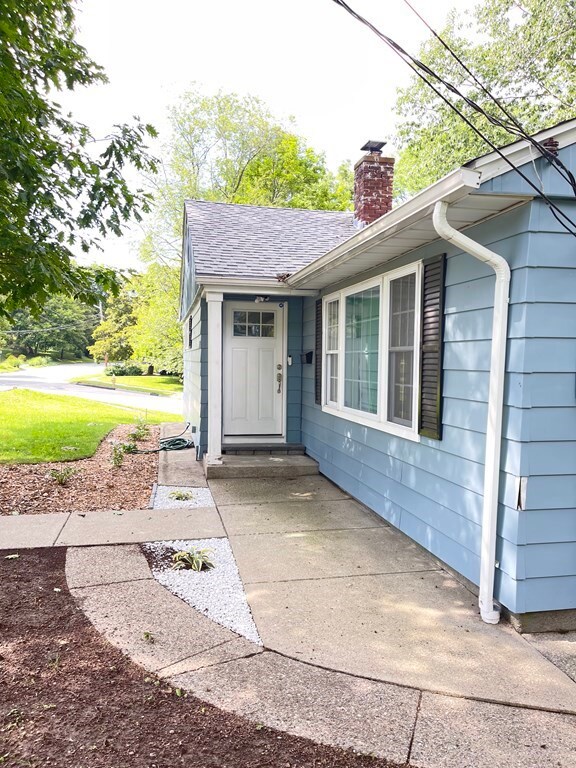 123 Longmeadow Ave, Worcester, MA 01605 - photo 3