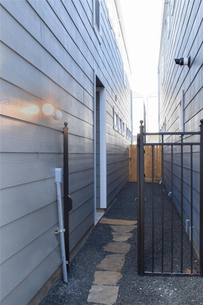 4208 Koehler St unit B, Houston, TX 77007 - photo 3