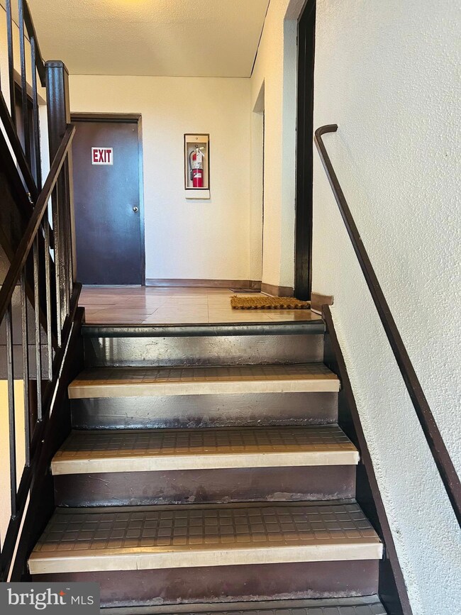 Brookmill Condominiums unit 304, Laurel, MD 20707 - photo 3