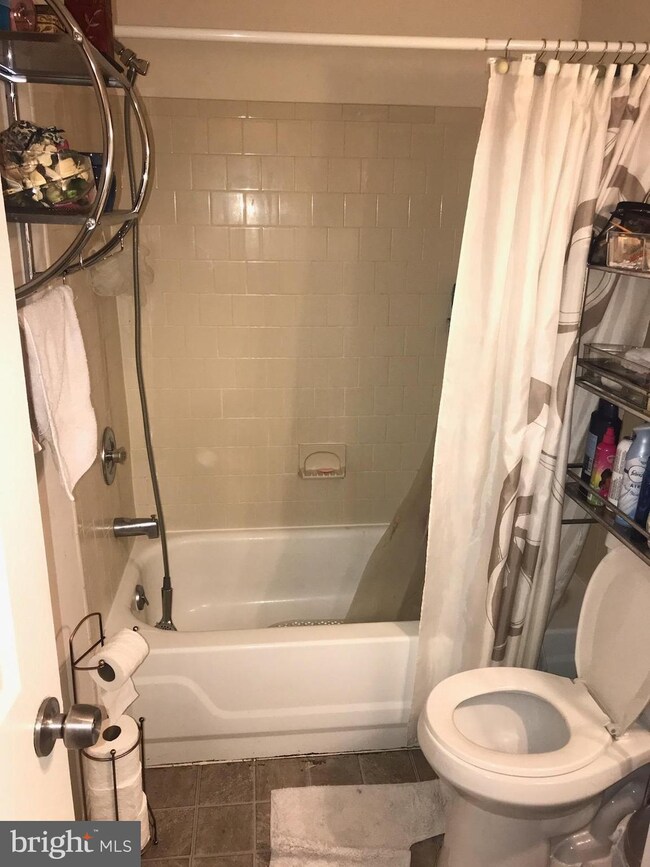 7508 Garrison Rd, Hyattsville, MD 20784 - photo 6