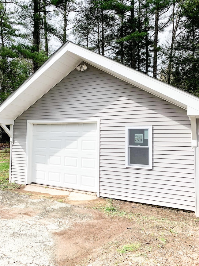 1053 Towpath Rd, Hawley, PA 18428 - photo 3