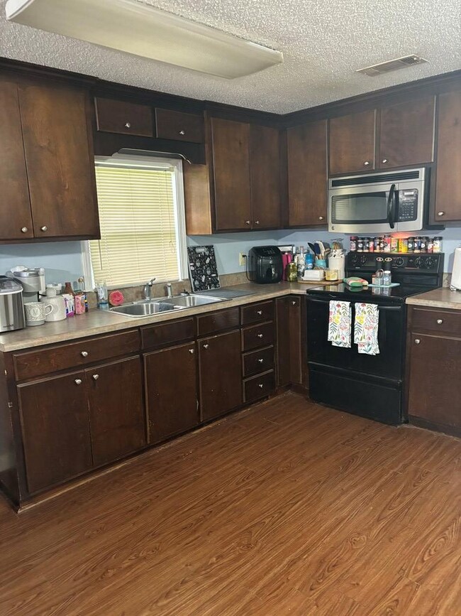 216 Broad St SW, Poulan, GA 31781 - photo 6