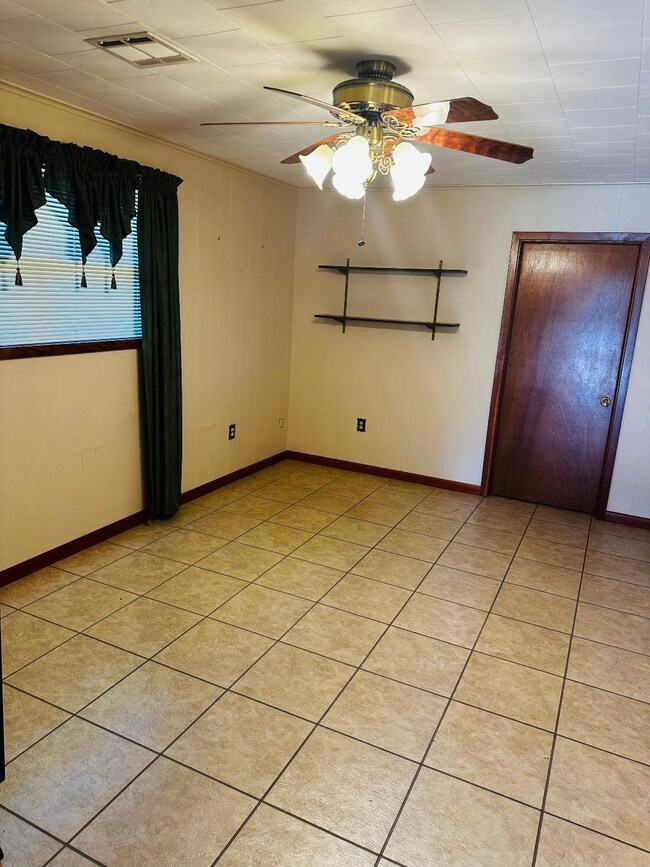 513 Kenney St, Houma, LA 70364 - photo 3