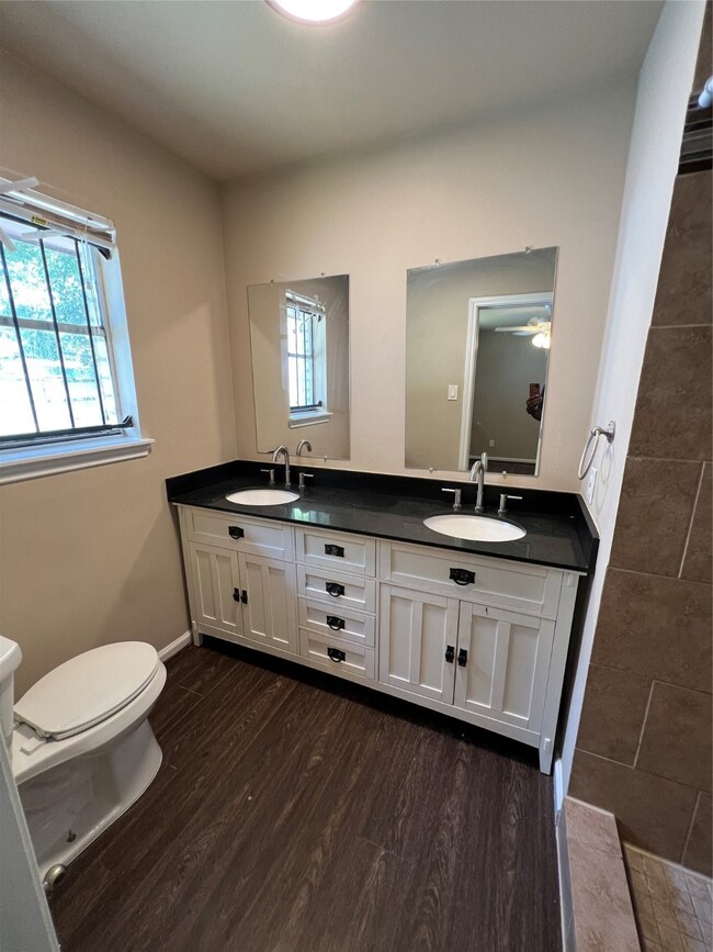 3118 Garapan St, Houston, TX 77091 - photo 7