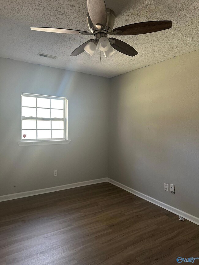 2502 Vining Cir NW, Huntsville, AL 35810 - photo 6