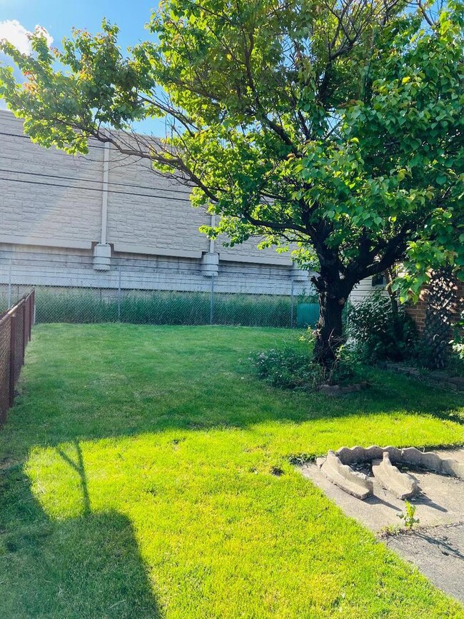 4608 Scott St, Schiller Park, IL 60176 - photo 5