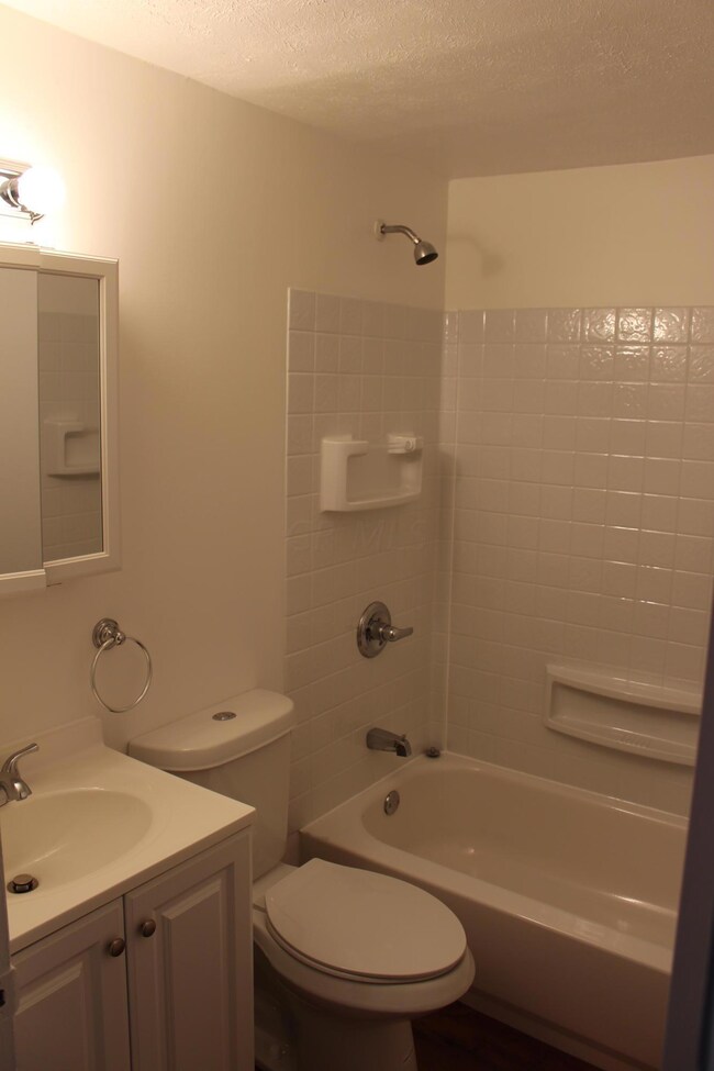 4115 Virginia Cir E, Columbus, OH 43213 - photo 6