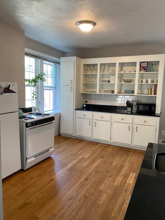 11 Cooper St unit 3A, Boston, MA 02113 - photo 3