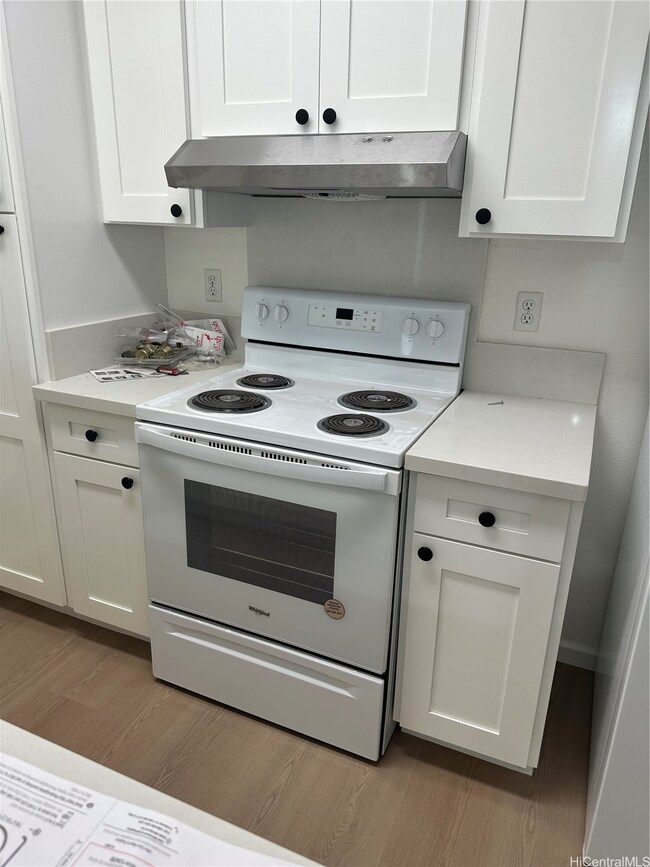 94-1077 Kepakepa St unit G2, Waipahu, HI 96797 - photo 3