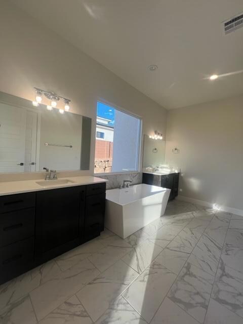 CAS 1 MASTER BATH 2