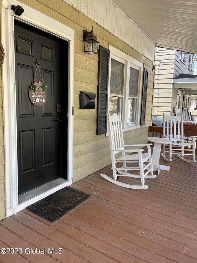 118 Swan St, Schenectady, NY 12302 - photo 2