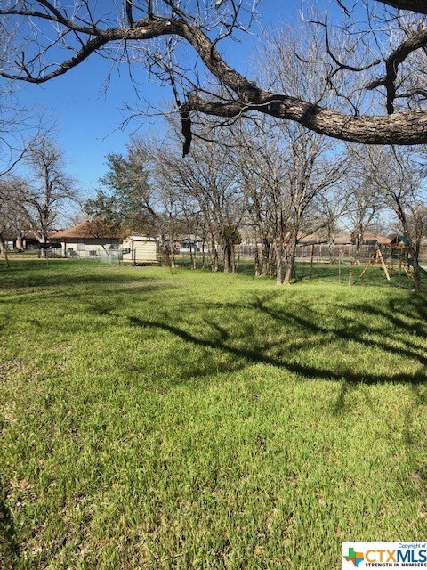 630 E Pine St, Seguin, TX 78155 - photo 3