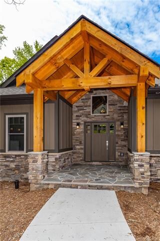 Amazing attention to detail in the stone entryway
