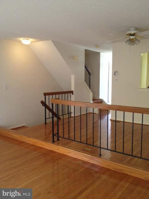 13942 Gunners Place, Centreville, VA 20121 - photo 4