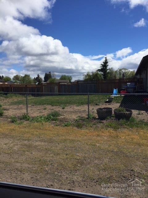 2853 SW Umatilla Ave, Redmond, OR 97756 - photo 3