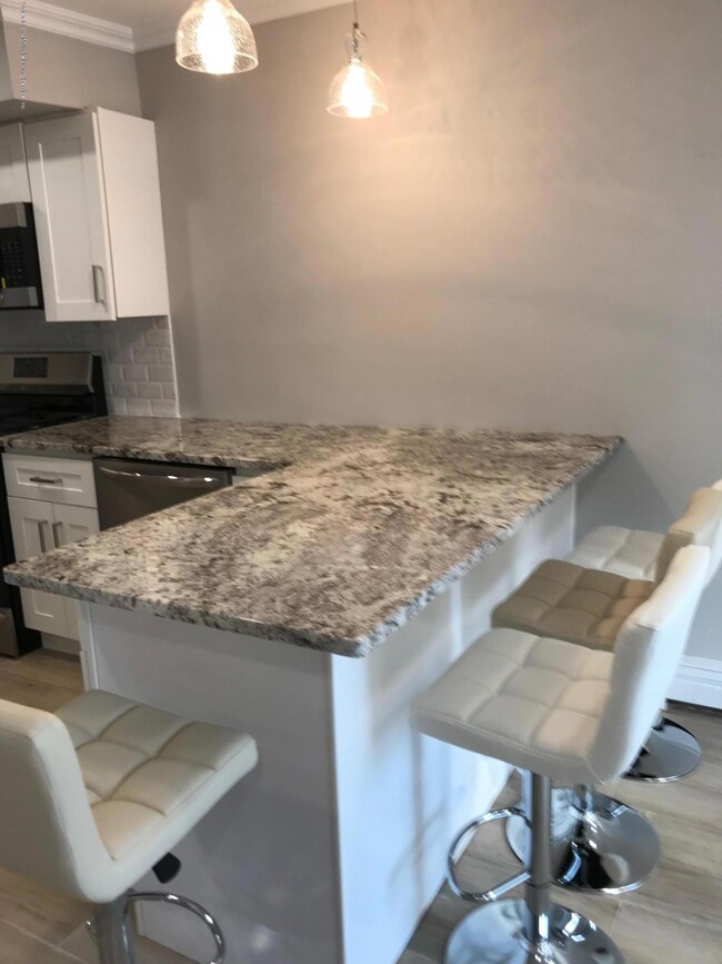 53 Gardenia Ln unit 5, Staten Island, NY 10314 - photo 5