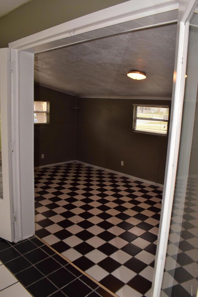 6739 Daughtry Blvd S, Jacksonville, FL 32210 - photo 5