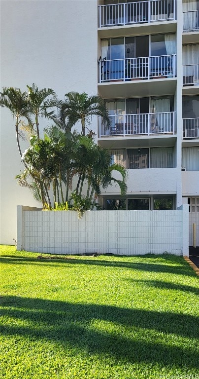 Ground Floor unit with tall privacy wall