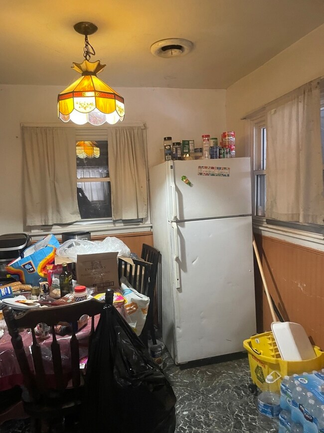 7851 Suburban Ln, Bridgeview, IL 60455 - photo 5