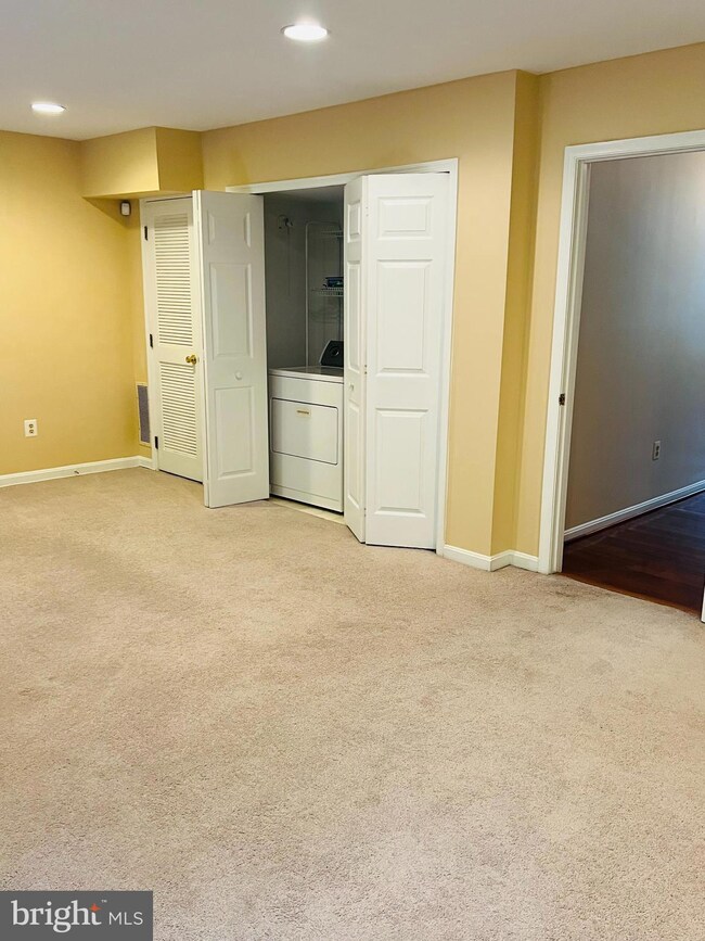 9217 Vanfleet Ct, Laurel, MD 20708 - photo 6