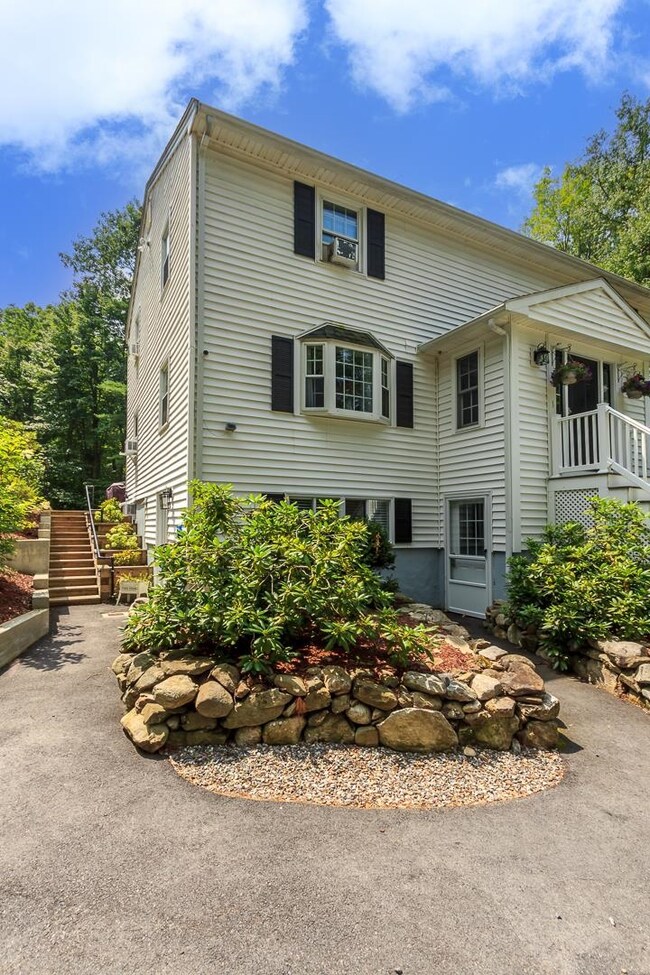 37 Warner Hill Rd, Derry, NH 03038 - photo 3