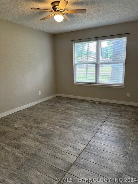 283 E Glenpool Blvd, Glenpool, OK 74033 - photo 6