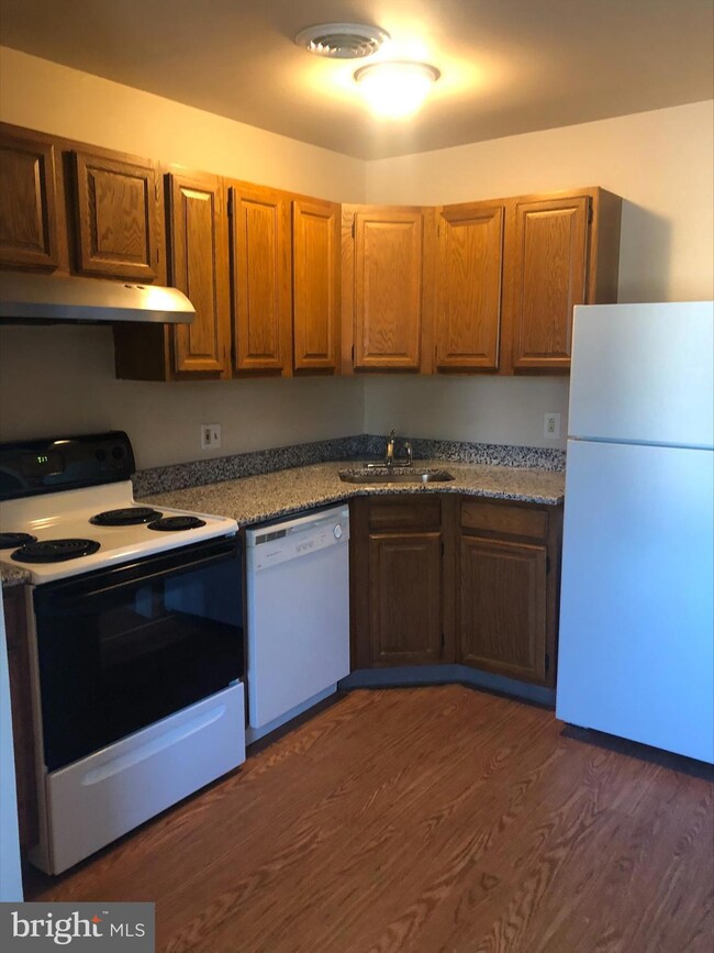 811 N Van Buren St unit 4, Wilmington, DE 19806 - photo 3