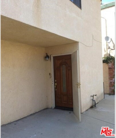 1503 S Mansfield Ave, Los Angeles, CA 90019 - photo 2