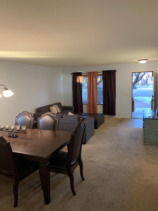 Formal living/dinning