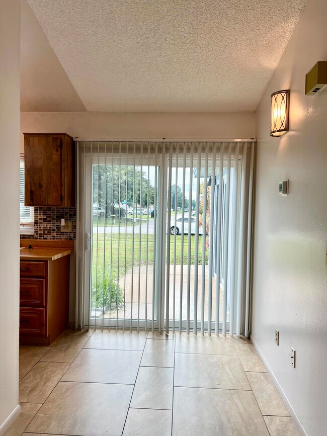 Dining Area w/slider to patio