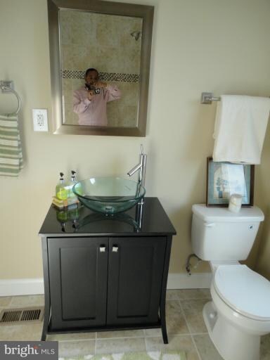 1023 48th St NE, Washington, DC 20019 - photo 2