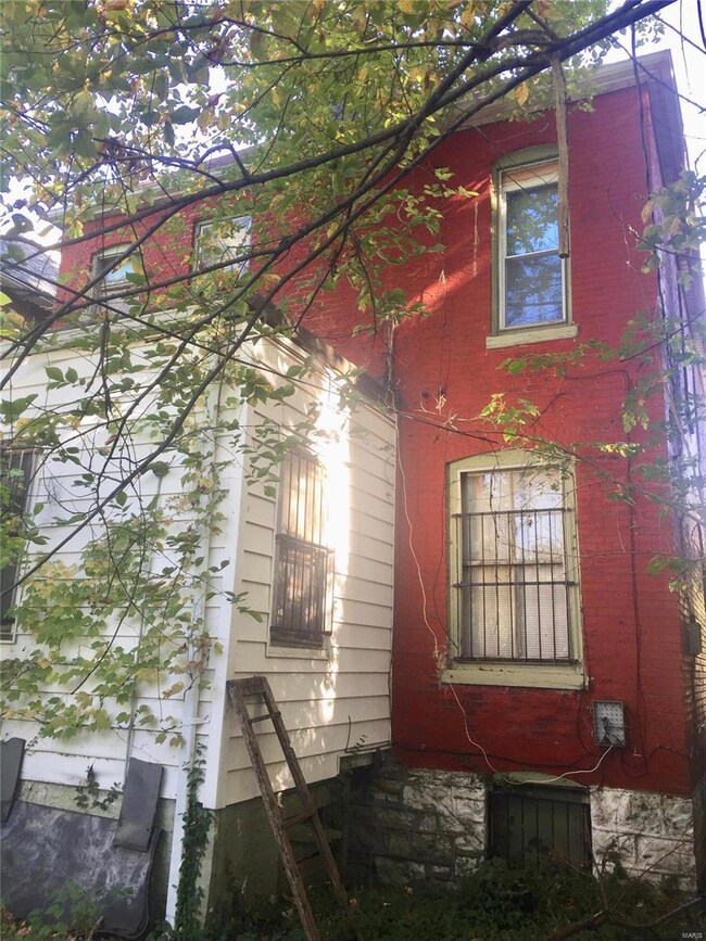 4017 Dryden Ave, Saint Louis, MO 63115 - photo 2