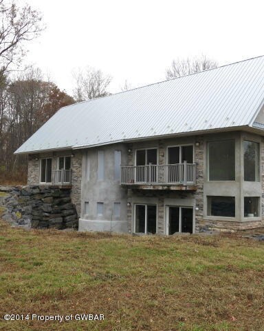 400 Heslop Rd, Mountain Top, PA 18707 - photo 2