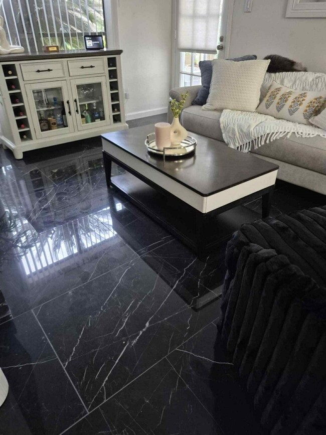 2120 Wilcrest Dr unit 133, Houston, TX 77042 - photo 4