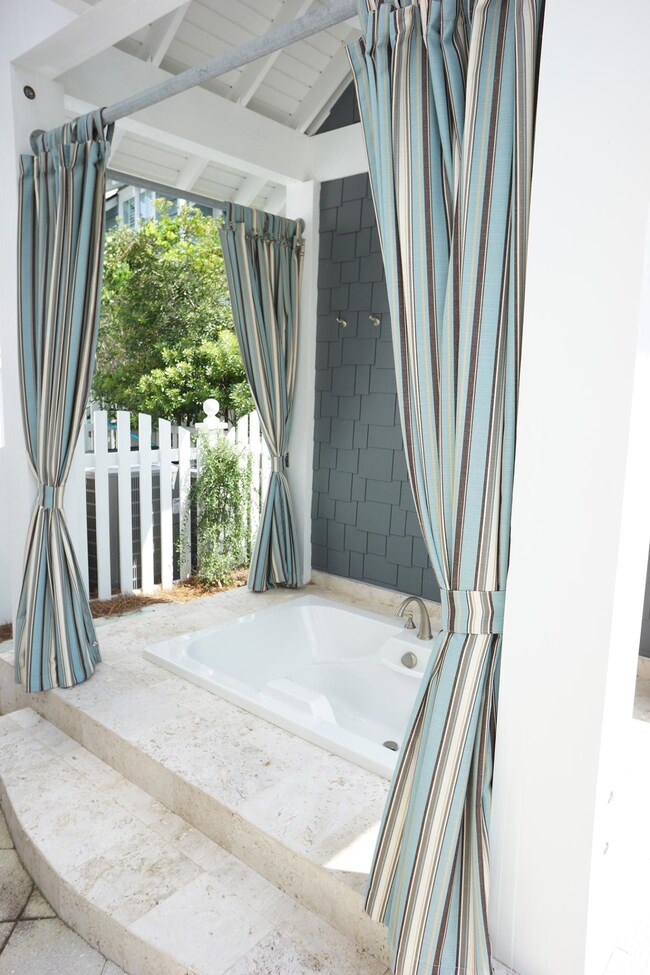 9 Creek Bridge Spa
