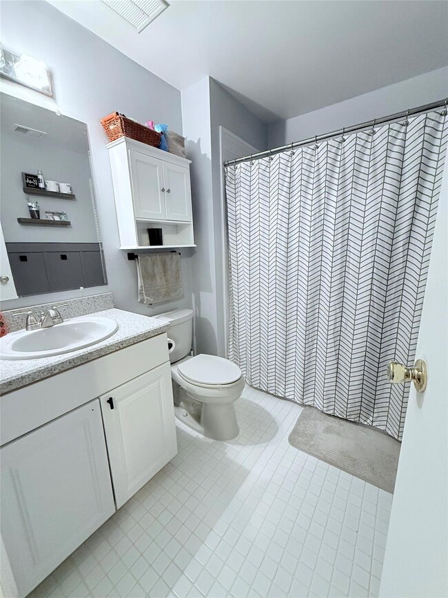 5 Petersen Ct unit 5, West Babylon, NY 11704 - photo 7