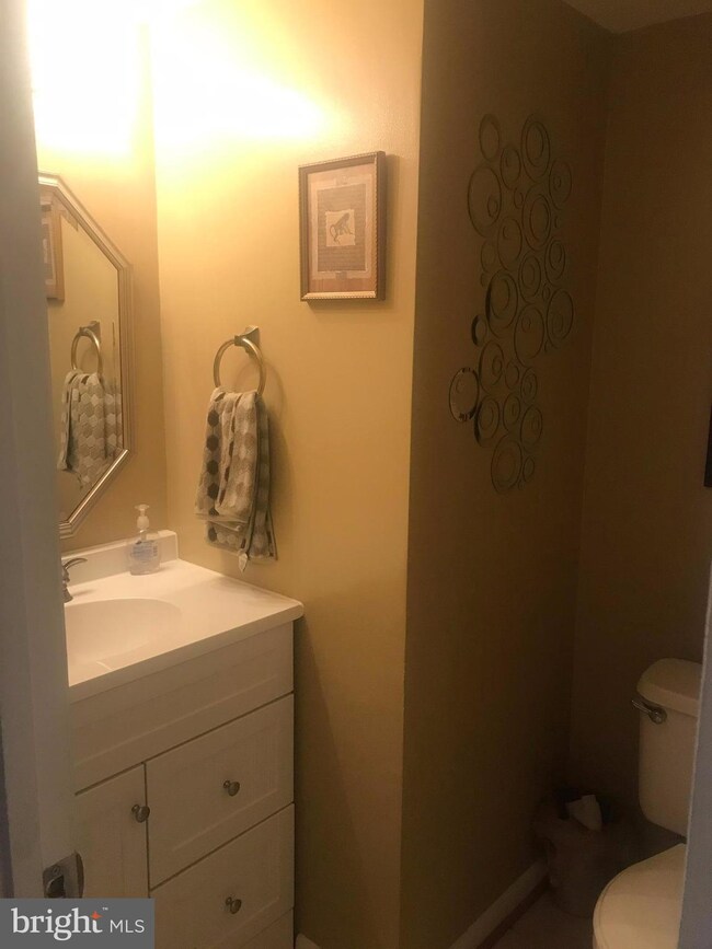 2170 Monaghan Dr, Herndon, VA 20170 - photo 3