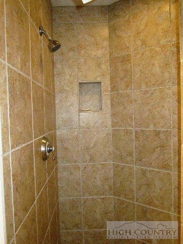 654 the Glens Blvd unit B, Banner Elk, NC 28604 - photo 6