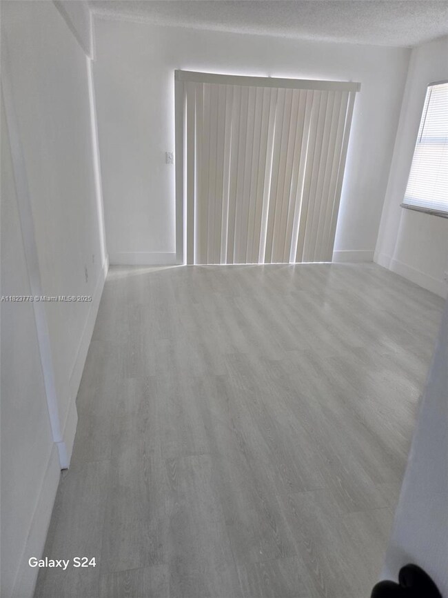 1000 W 28th St unit 17, Hialeah, FL 33010 - photo 3