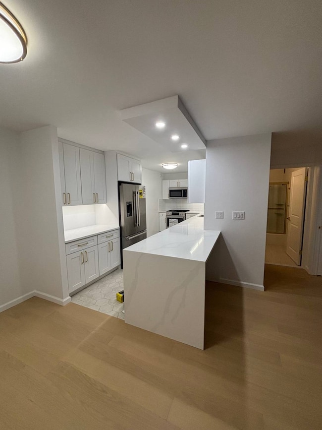 The Bay Club unit 4Z2, Bayside, NY 11360 - photo 4