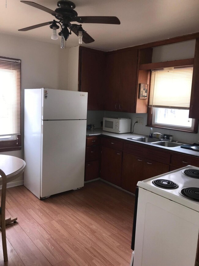 812 Nieb St, Niles, MI 49120 - photo 2