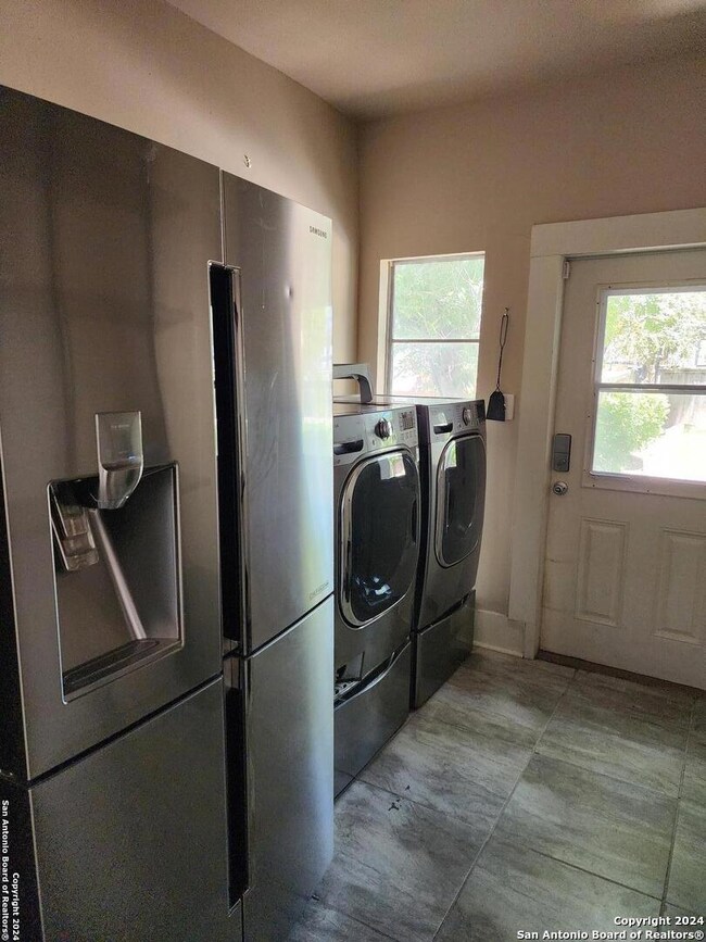 505 E Evergreen St, San Antonio, TX 78212 - photo 6