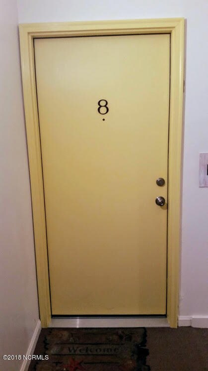 1509 CB AVE N E8 DOOR